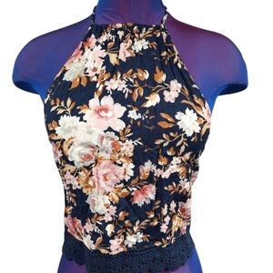 American Eagle Backless Hatler Crop‎ Top Floral Crocheted Small Women's